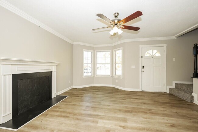 Building Photo - 311 Shadylake Dr