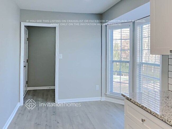 Building Photo - 402 Zircon Ln