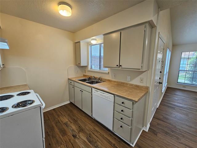 Building Photo - 3141 Tudor Ln