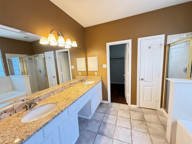 Building Photo - 3808 Travis Lake Ct