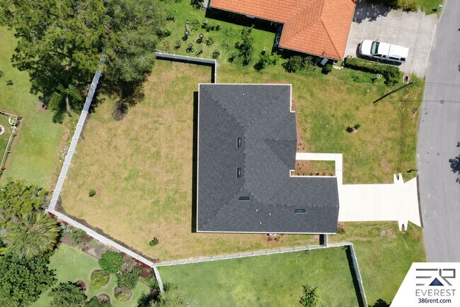 Building Photo - 3 Praver Ln