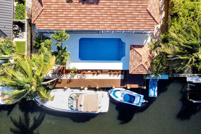 Building Photo - 937 Fern Dr