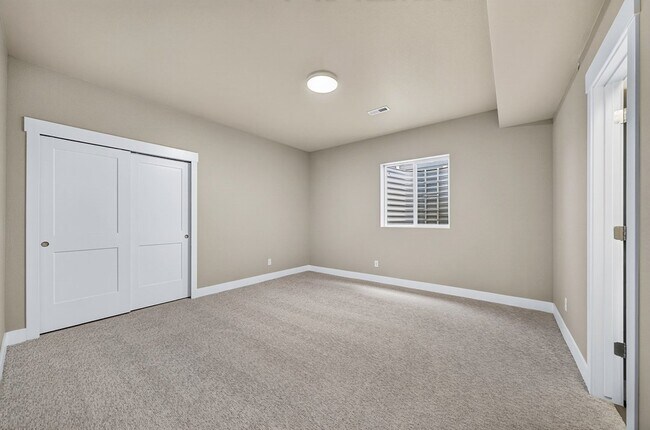 Building Photo - 10131 Lake Arbor Ln