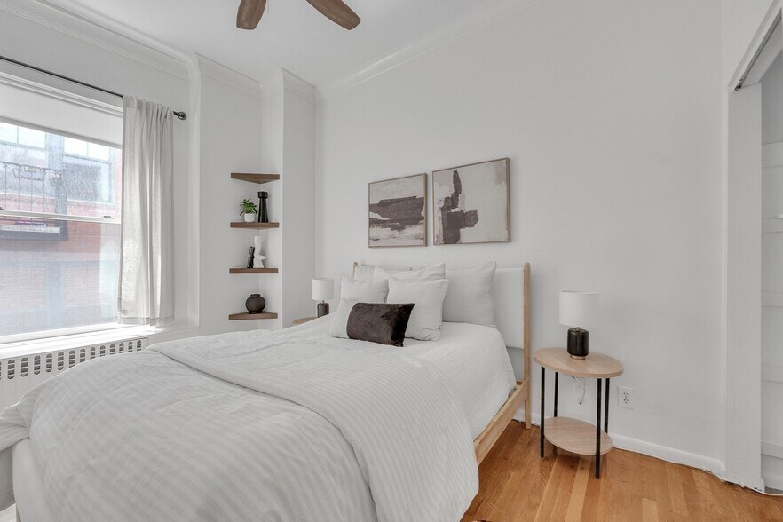 Building Photo - 17 Cazenove St