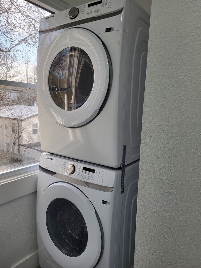 Building Photo - 1616 Ellwood Ave