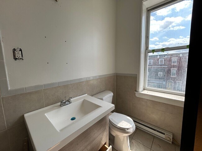 Building Photo - 2823 W Girard Ave