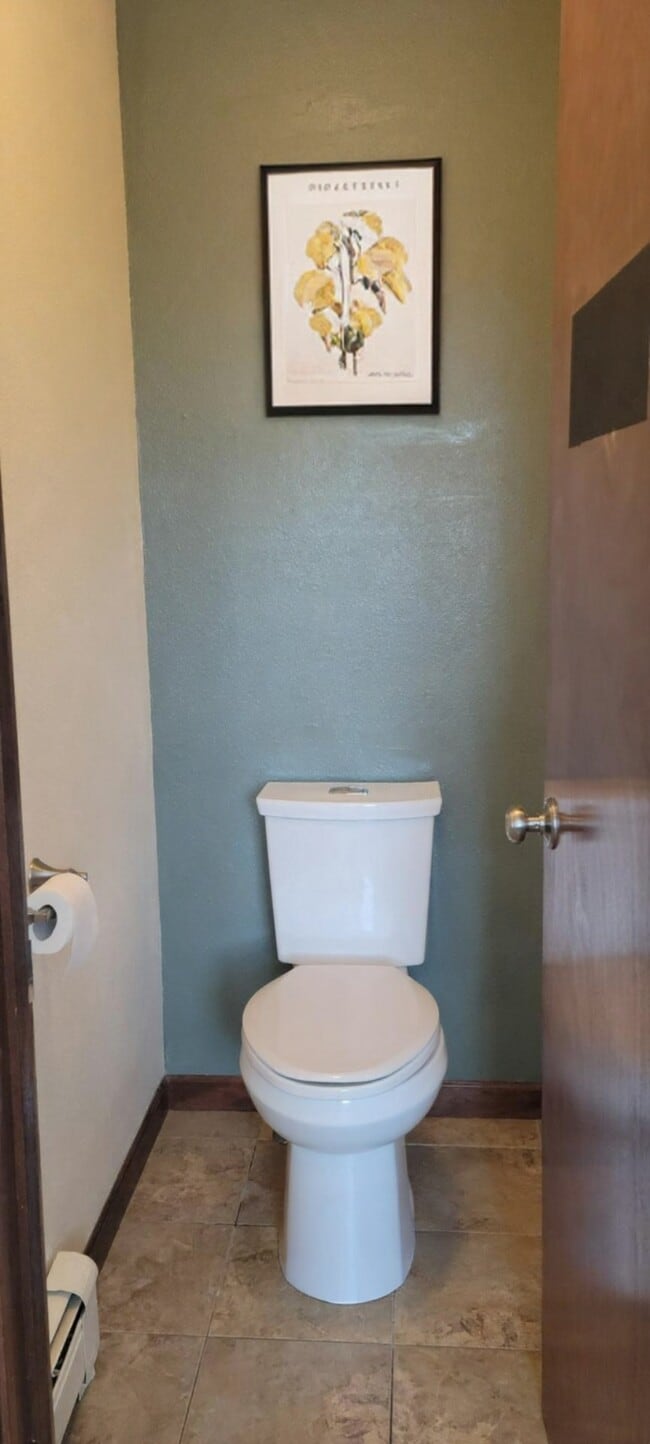 Bathroom - 6290 Wolff St