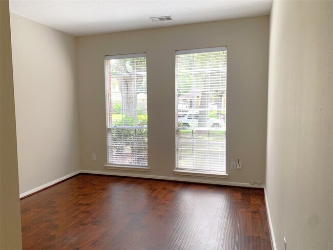 Building Photo - 4411 W Thunderwood Cir