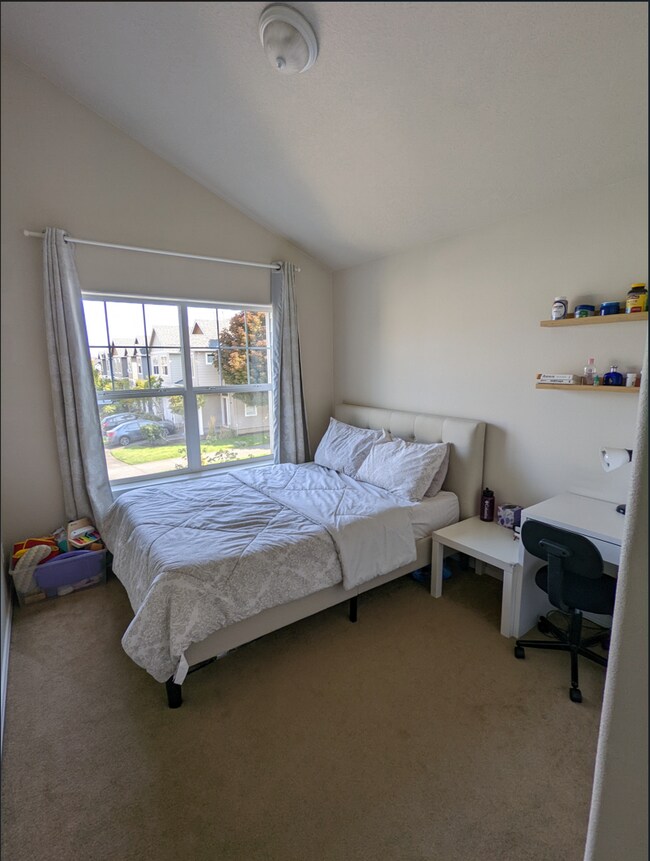 Building Photo - 1239 SW 175th Ave