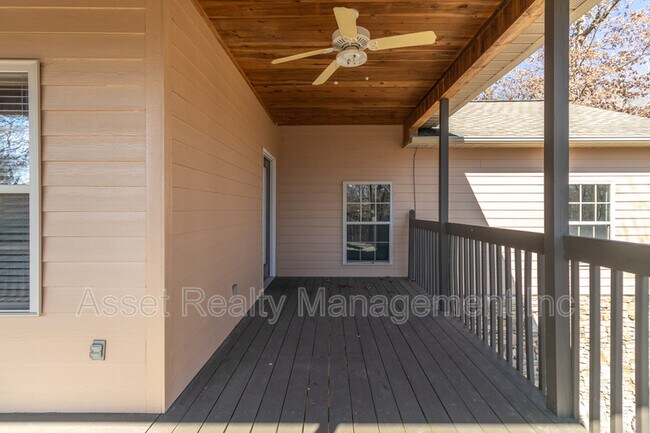 Building Photo - 306 White Cap Ln