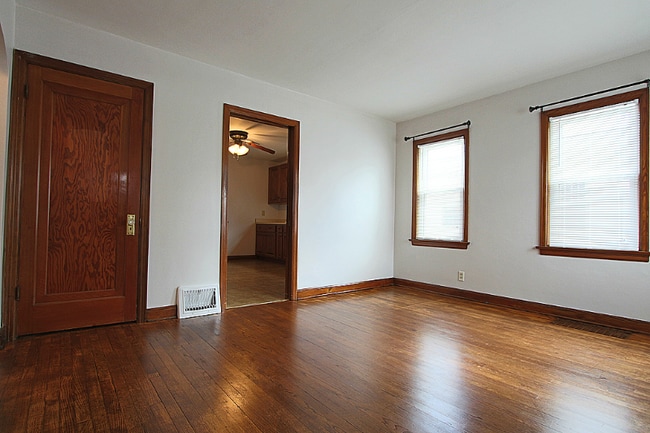 Building Photo - 1808 34th St