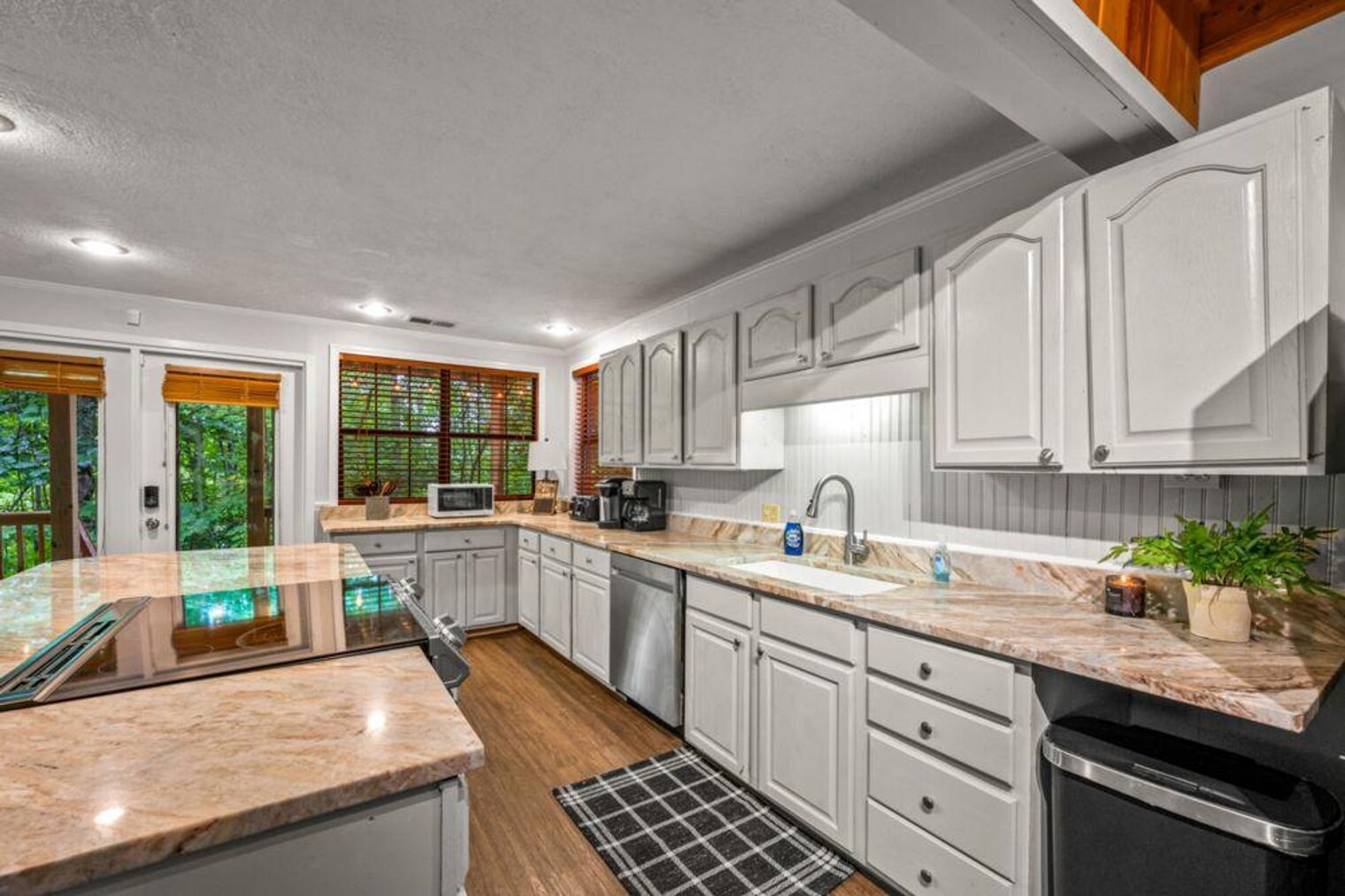 Building Photo - 459 Sugar Mountain Way