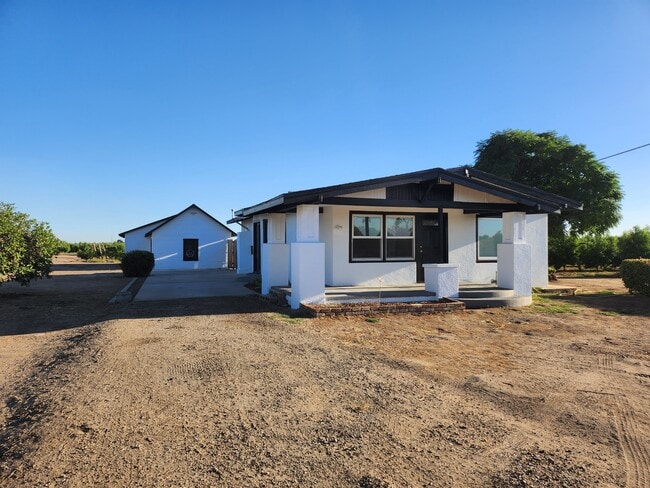 Primary Photo - 22337 E Huntsman Ave