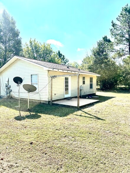 Building Photo - 10009 Flintridge Dr