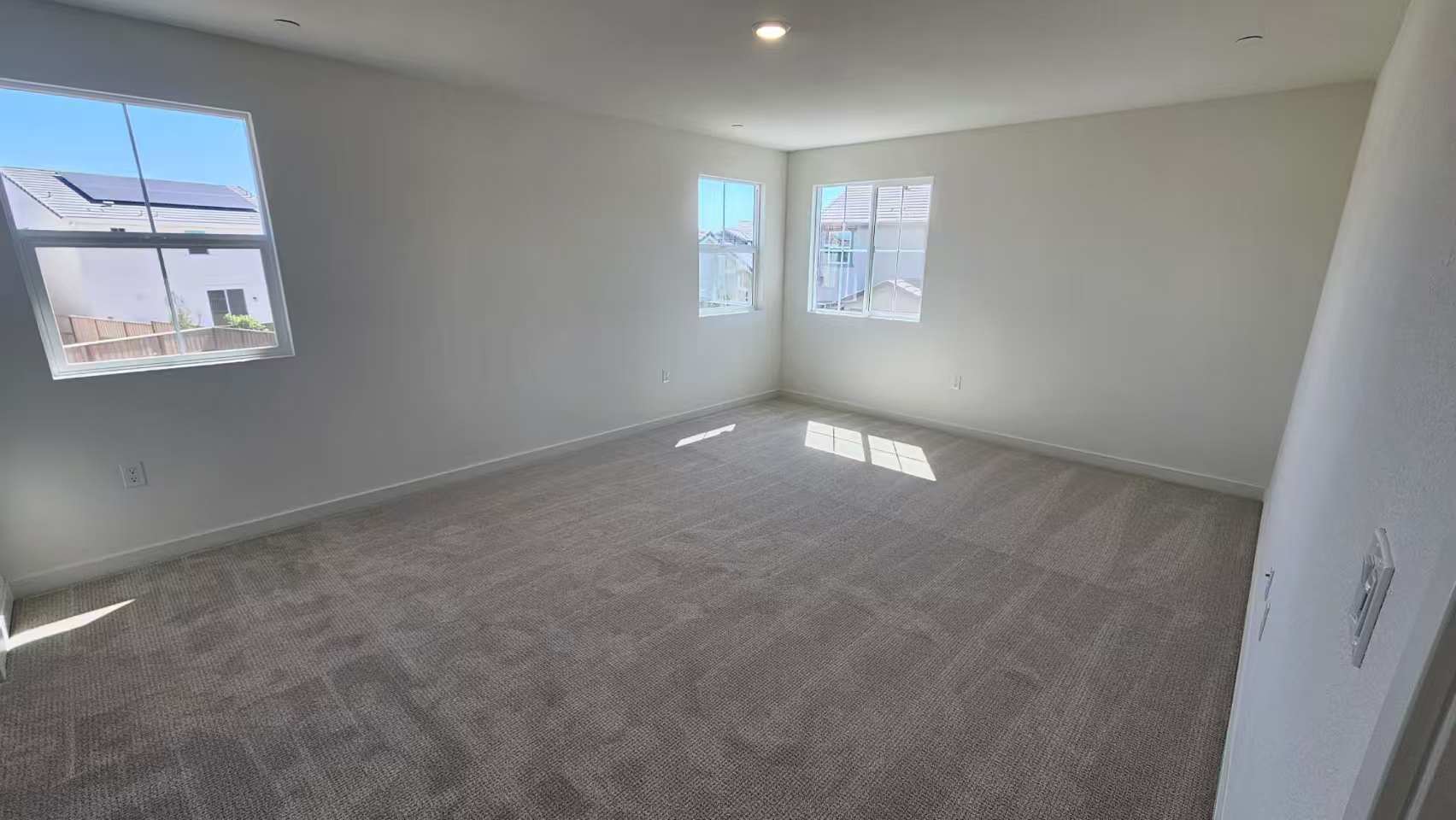 Building Photo - 10295 Maribel Way