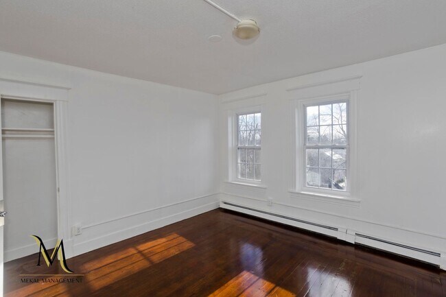 Building Photo - 528-532 Union Street