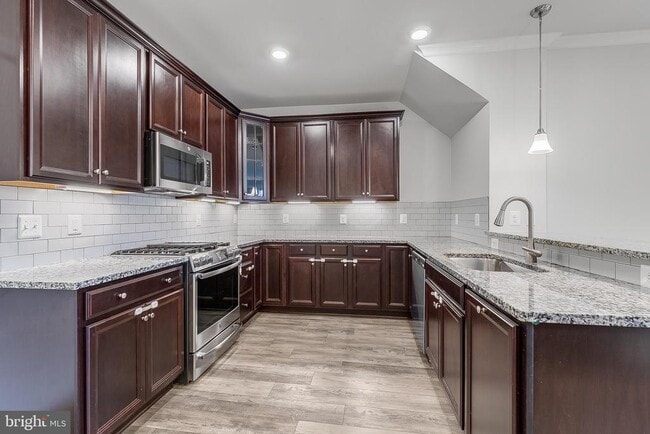 Building Photo - 45114 Kincora Dr