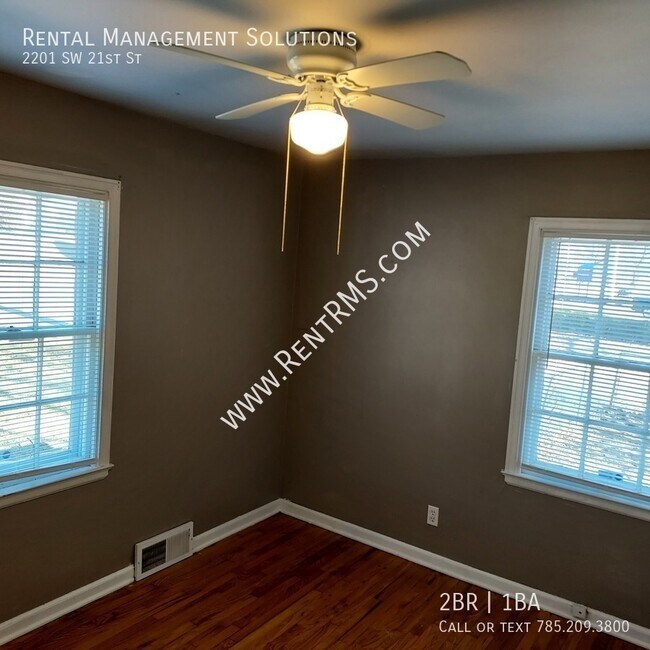 Building Photo - 2201 SW 21st St