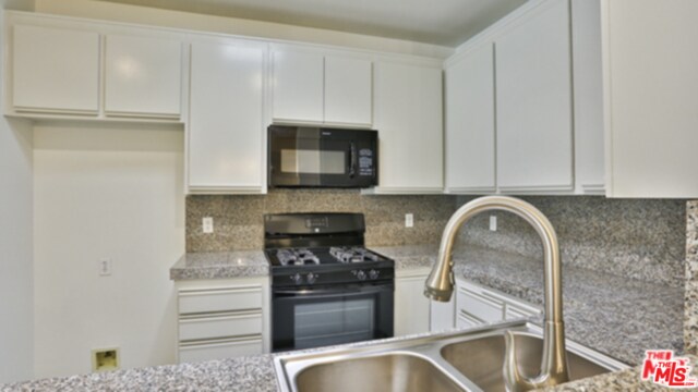 Building Photo - 2222 Beachwood Dr