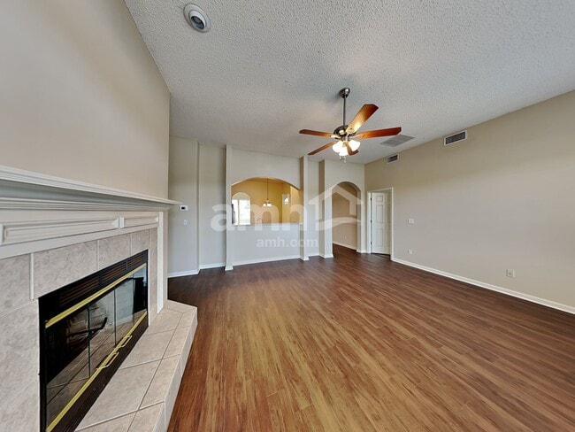 Building Photo - 2711 Salina Ct