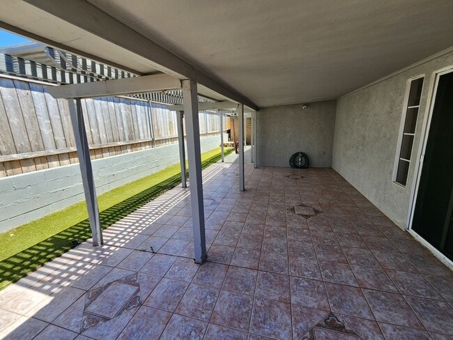 Building Photo - 3BD/2.5BA Single Story Home - 1950 Square ...