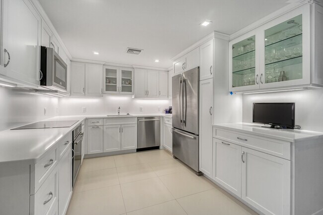 Building Photo - 340 S Ocean Blvd