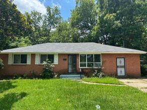 Building Photo - 755 Forest Ave