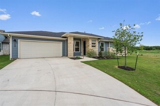 Building Photo - 150 Roaming Rock Trl