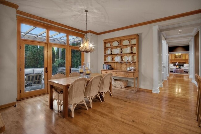 Building Photo - Spacious 4 Bedroom 2.75 Bath Luxury Sammam...
