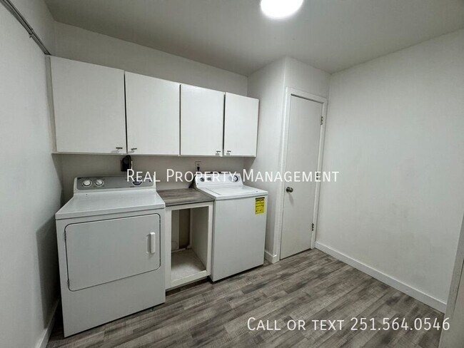 Building Photo - 6017 Mission Hills Ct