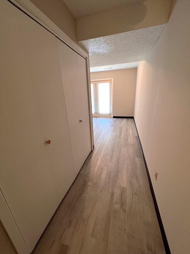 Building Photo - 924 23rd Ave