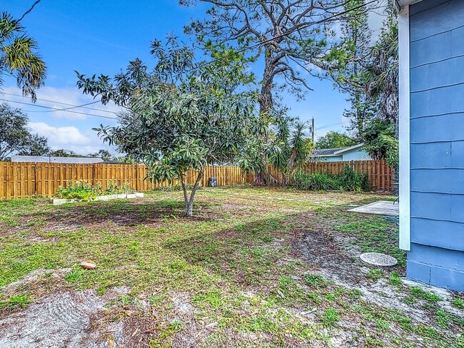 Building Photo - Beautifully remodeled, 1,332-square foot 3 bedroom/ 2½ bath/ home