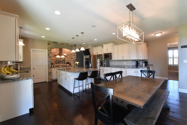 Building Photo - 72 Kimball Grove Ct