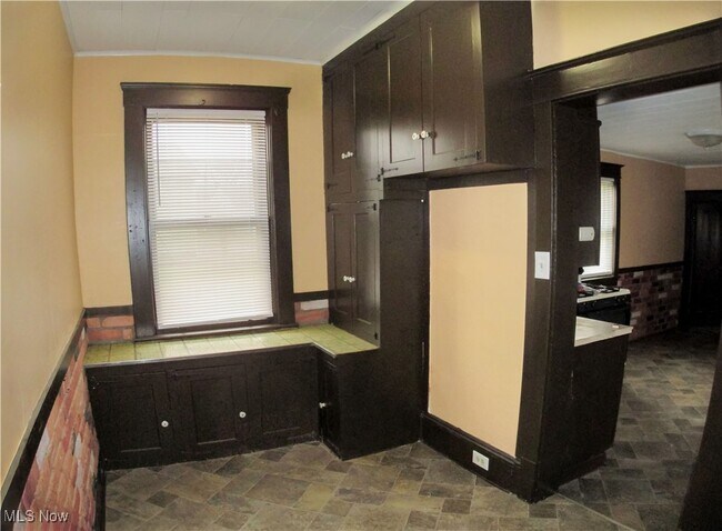 Building Photo - 3672 E 48th St