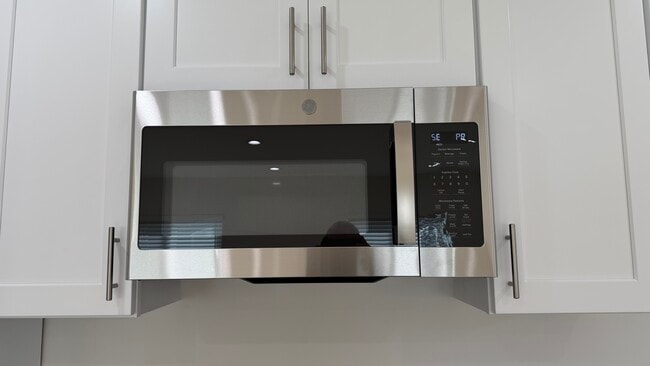 Building Photo - 907 Herbine St