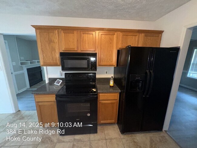 Building Photo - 384 E Lake Ridge Rd