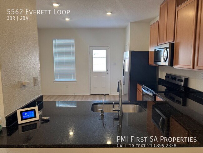 Building Photo - 5562 Everett Loop