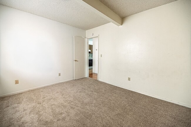 Building Photo - 1765 Zebulon Dr