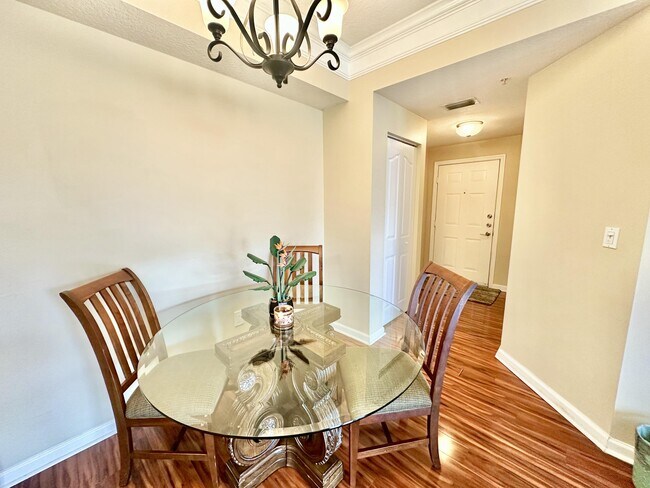 Building Photo - 9901 Baywinds Blvd