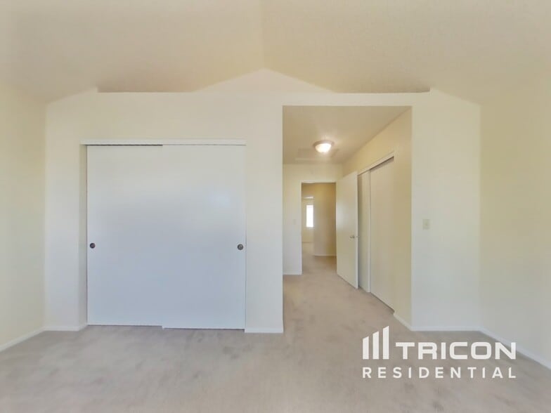 Building Photo - 217 Sunhaven Dr