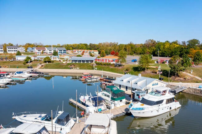 Building Photo - 208 Leeward Way