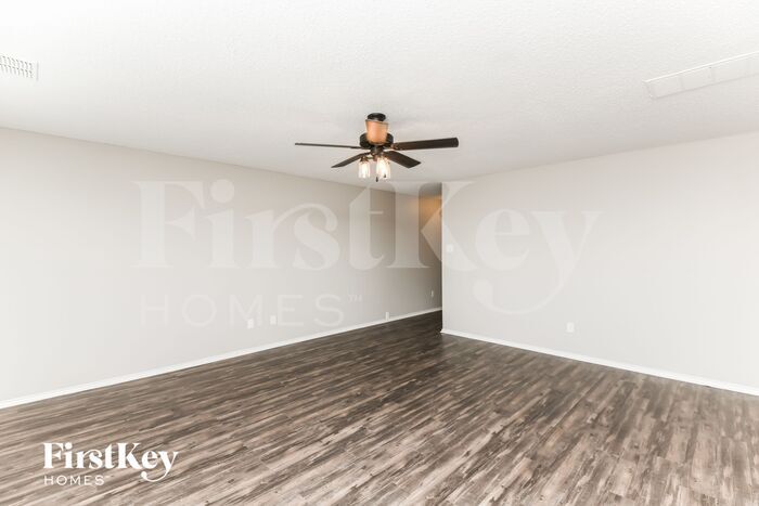 Building Photo - 5017 Waterford Dr