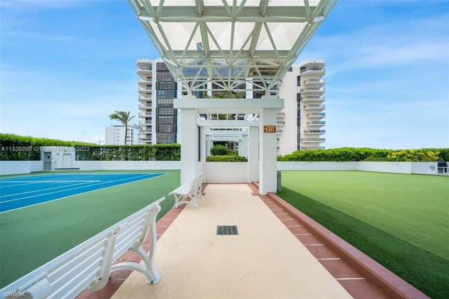 Building Photo - 2 br, 2 bath Condo - 6365 Collins Ave Gorg...