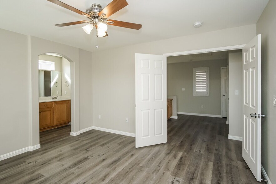 Building Photo - 9281 Hainsworth Ave