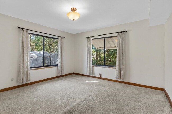 Building Photo - Spacious & Modern 2-Bedroom Duplex in Private Lake Jackson Setting – Tallahassee