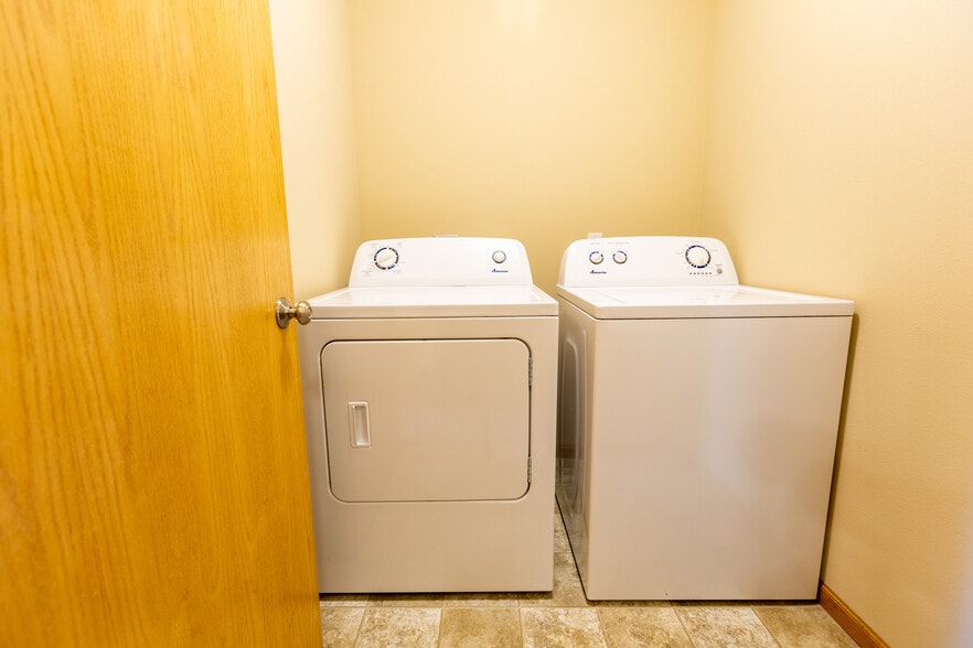 Building Photo - 6827 East Pass