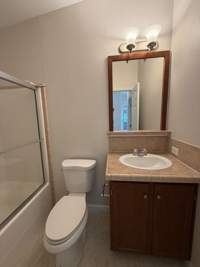 Building Photo - Peaceful Living – 3 Bedroom, 2 Bath Single-Family Home