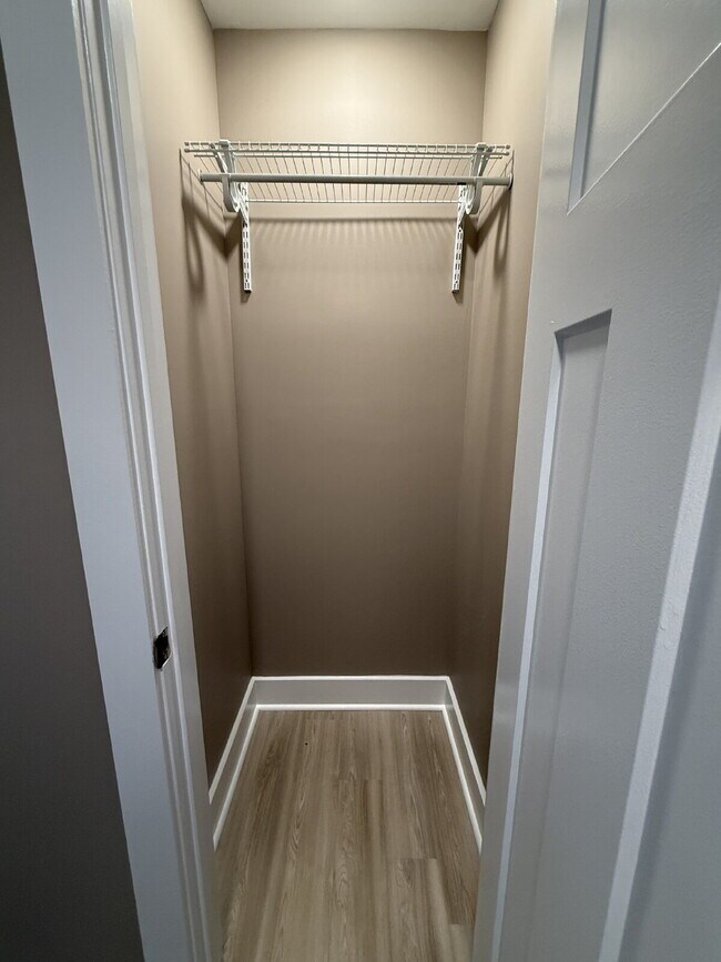 Building Photo - 401 Morring Rd