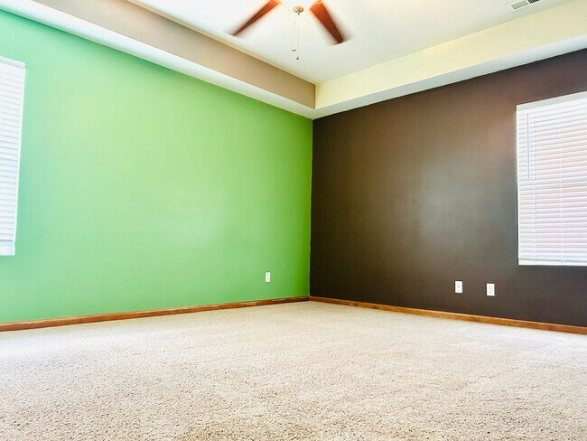 Building Photo - Spring Valley Location! Beautiful Single-Family Home