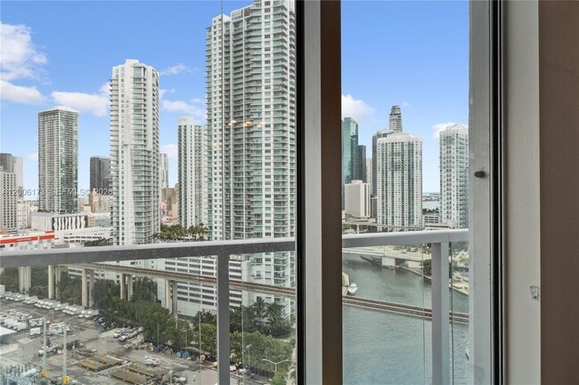 Building Photo - 185 SW 7th St